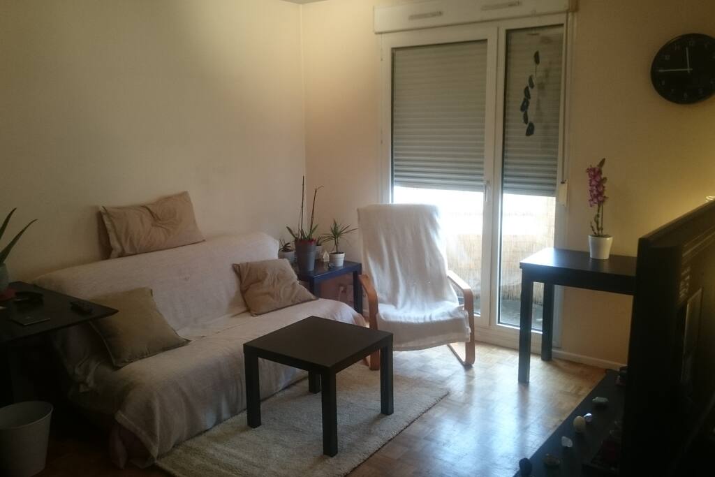 Salon et balcon