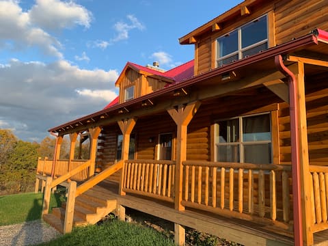 Shooting Star Log Cabin in Hocking Hills