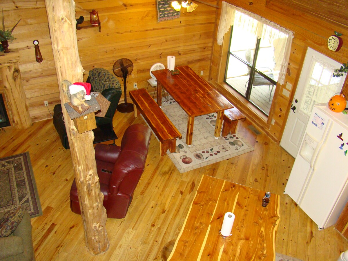 Трапезария от таванско помещение