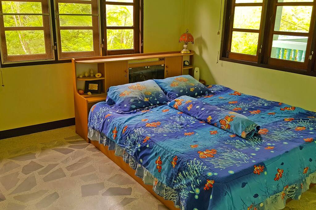 guests bedroom