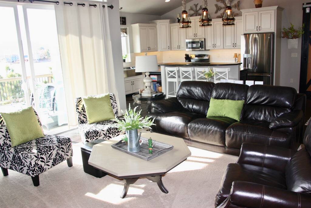 Living Room open concept adjacent to kitchen area