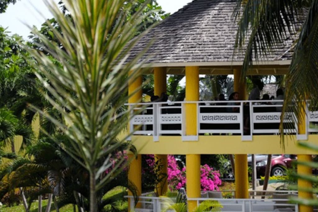 The property boasts a magnificent pool with swim-up bar, free satellite/cable and Wi-Fi throughout, tennis courts and event facilities. The hotel has 24 hours security and M @ Mystic Ridge features keyless entry for the safest and easiest way to allow our guests to enter their hotel rooms without needing a physical key.