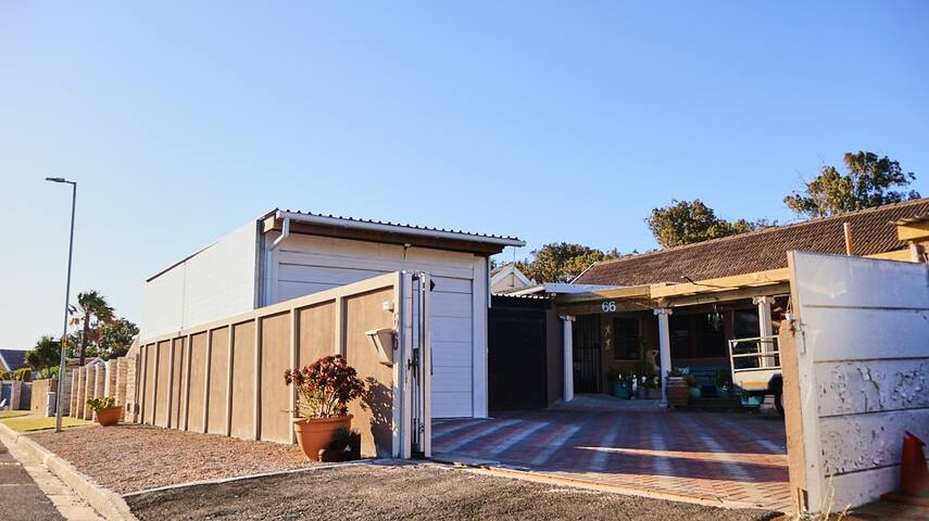 Vacay Van Der Style #Poolhouse gallery image 3