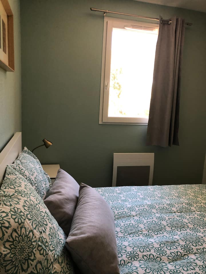 საძინებელი 1