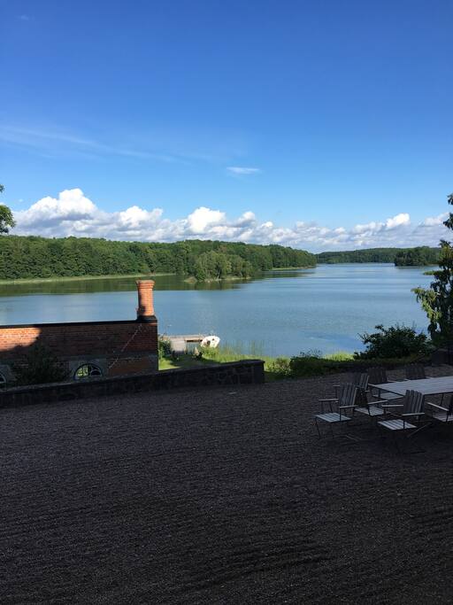 Utsikten från trappan in till boendet.
