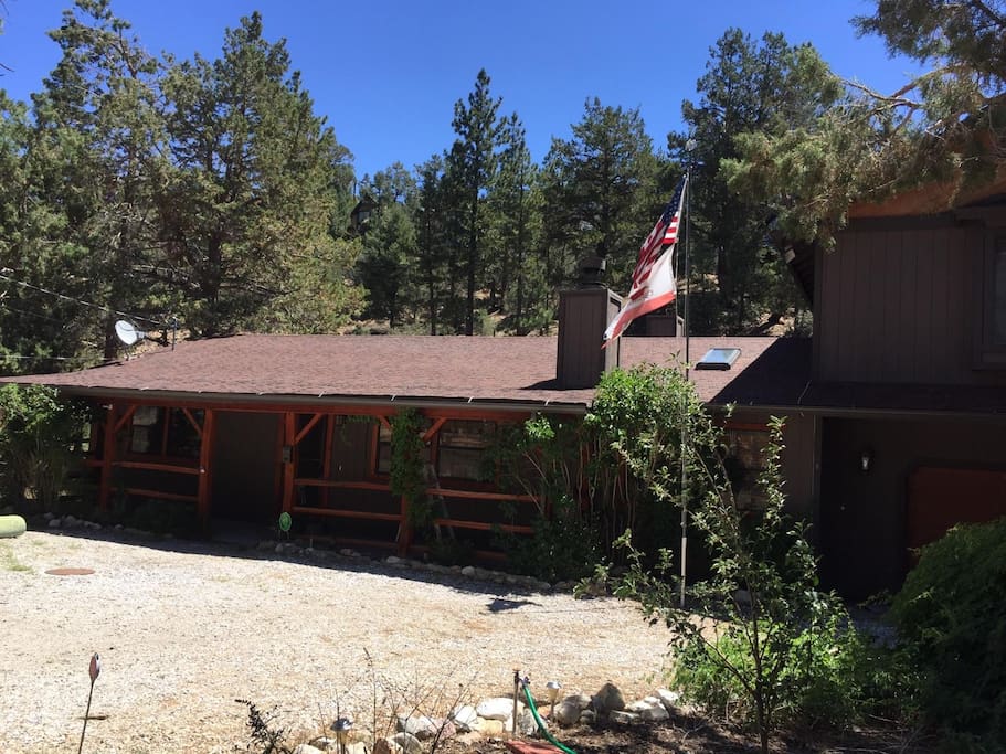 front of house, Tons of parking!