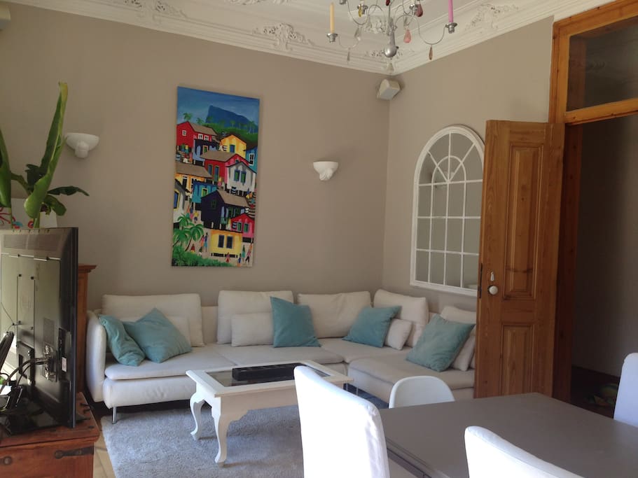 salon qui donne sur le jardin