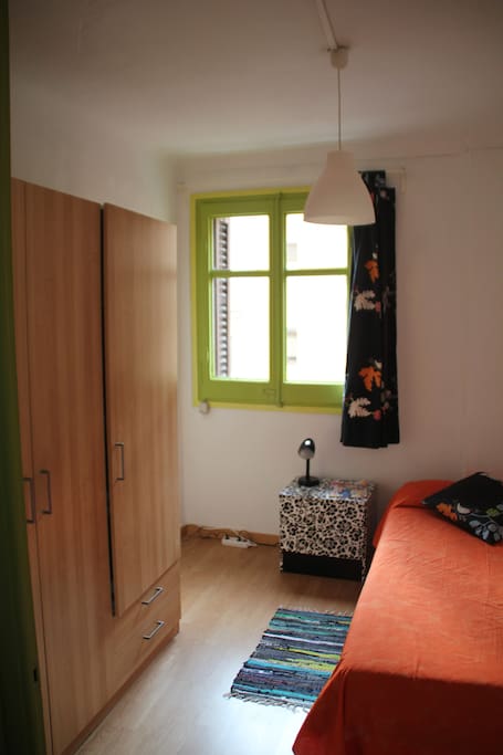 Cozy single room