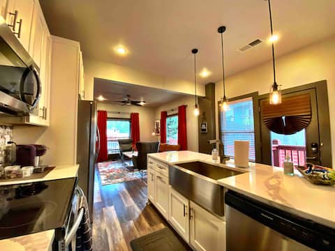 Popular Airbnb listing: Nomada Nest – East Atlanta Village in East Atlanta