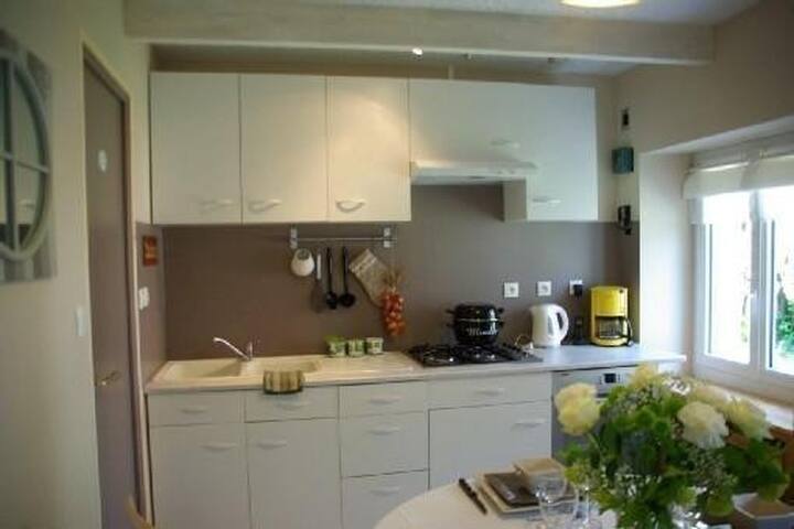 Maison indépendante, jardin clos.