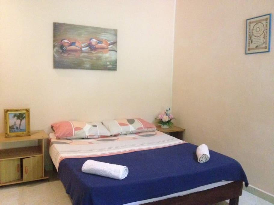 Room 2
1 double beds