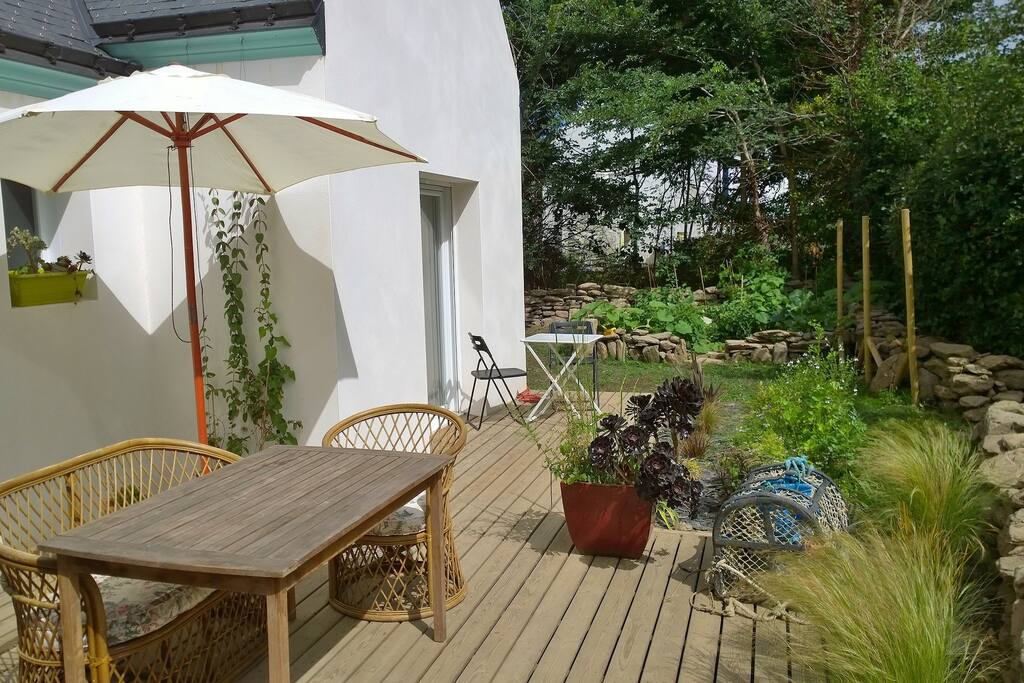 le potager et le carré d'herbes aromatiques sont à votre disposition