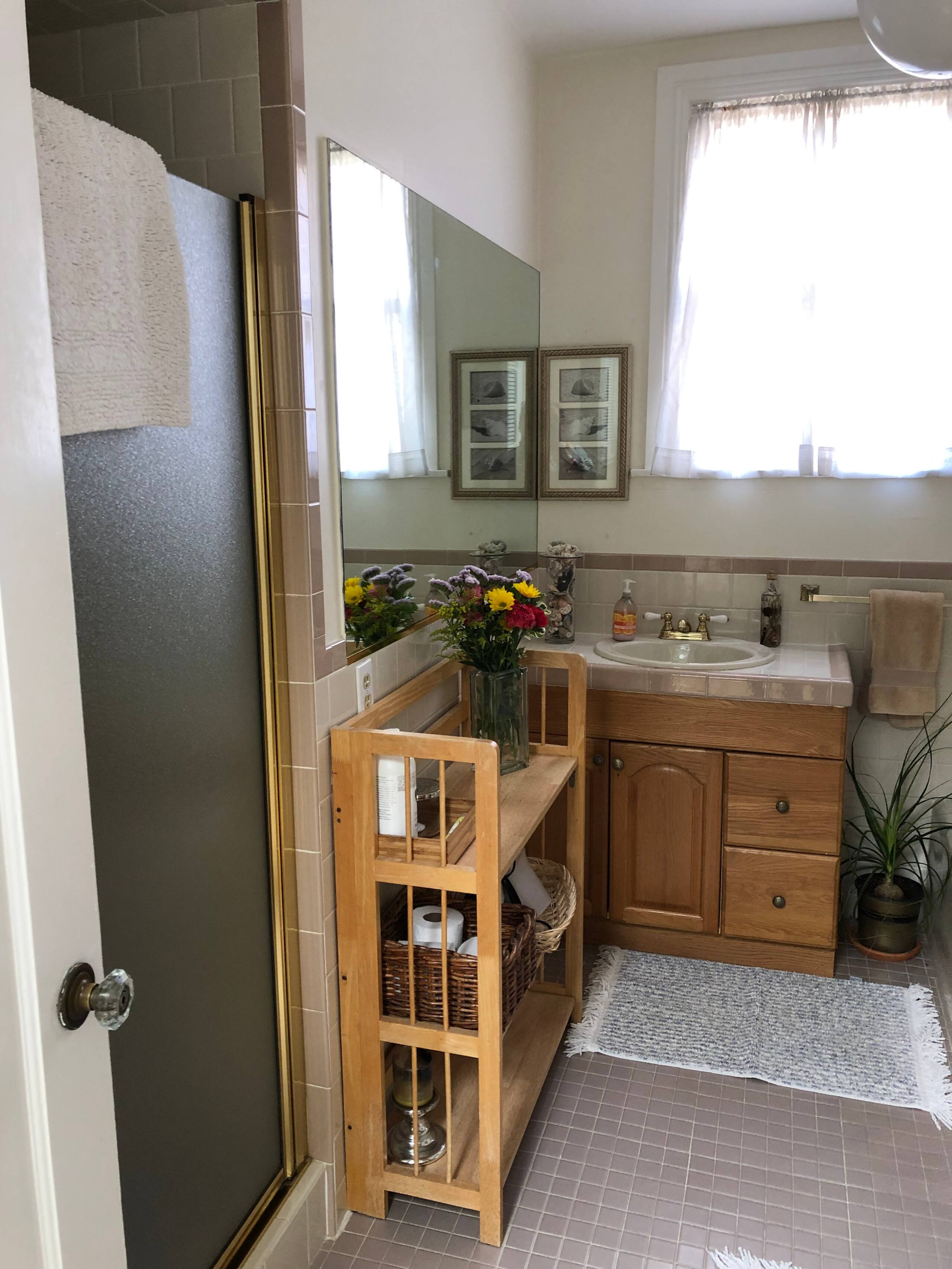 Home in San Francisco · ★4.91 · 3 bedrooms · 3 beds · 1.5 baths - Image 11
