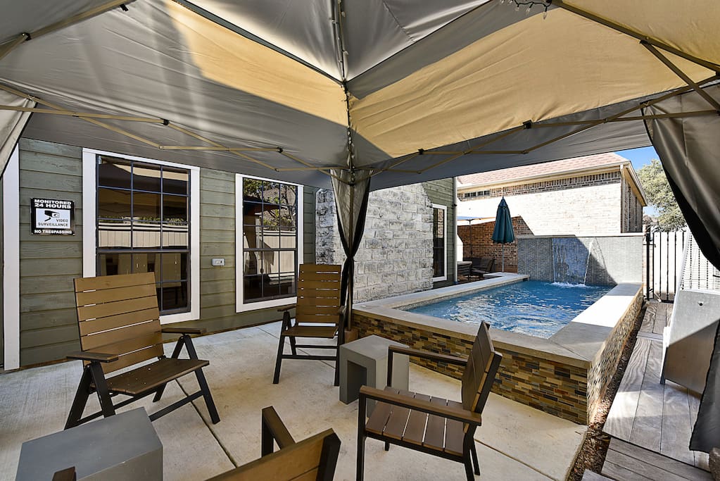 Take a dip in the splash pool