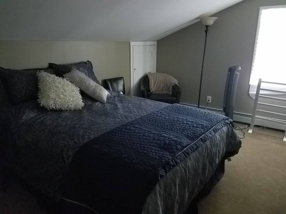 Bedroom - Queen Bed