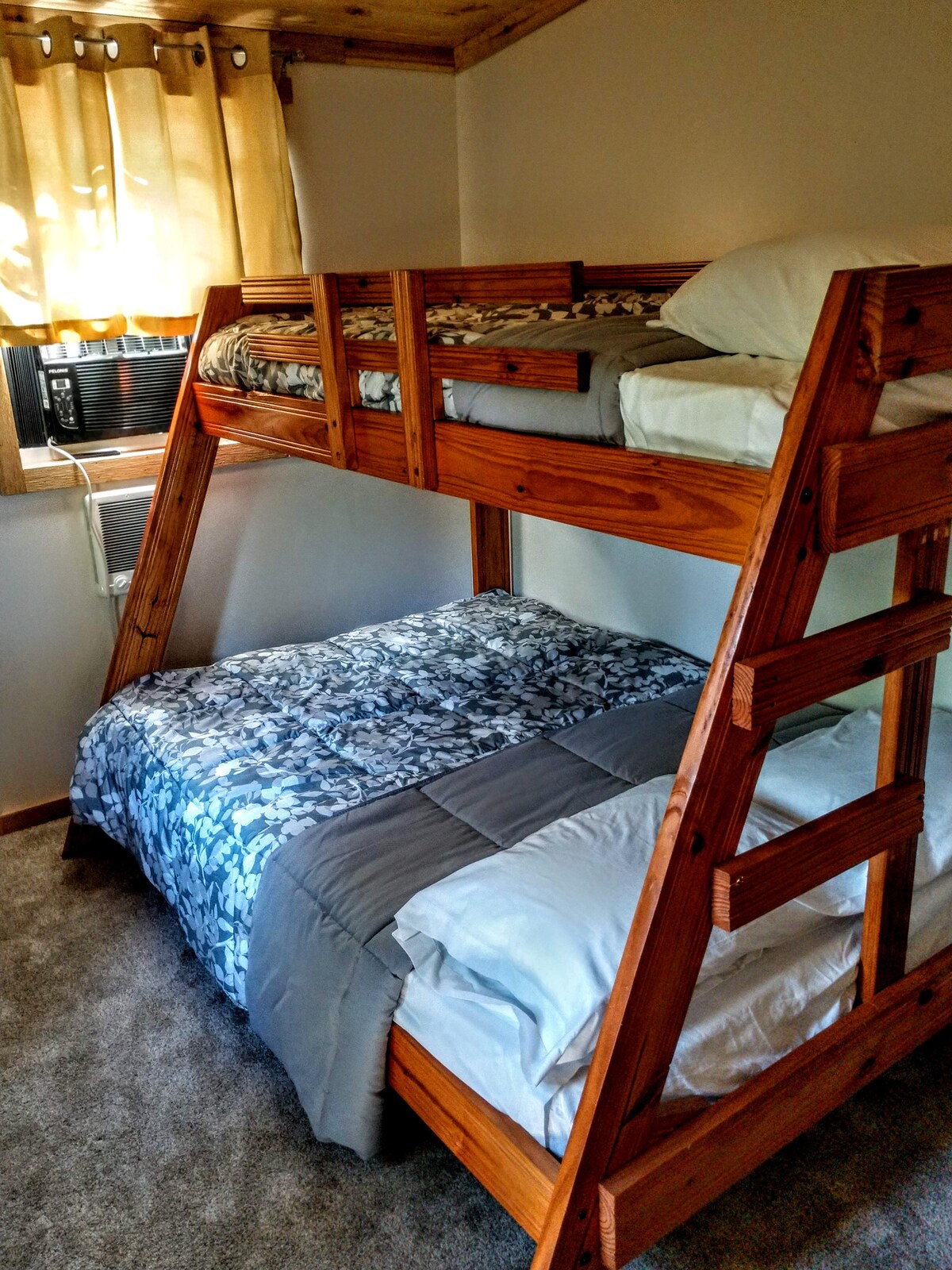 двуетажна стая