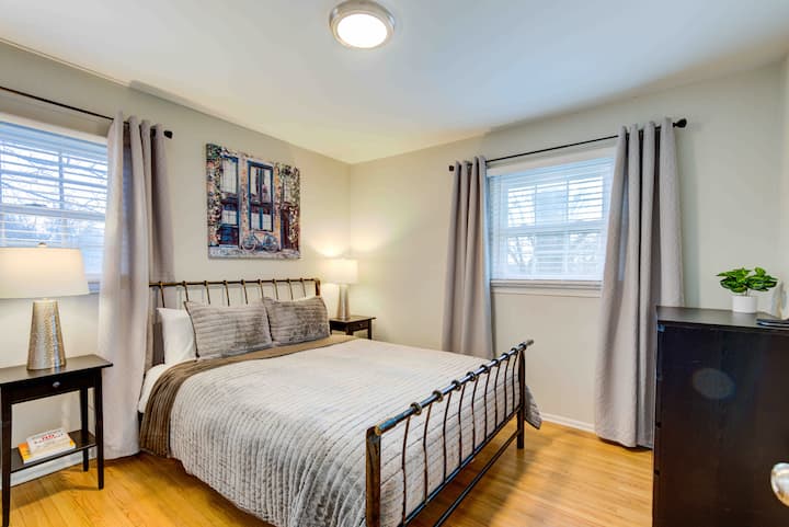  Спална соба бр. 2 со брачен кревет (широк 150-179 см)