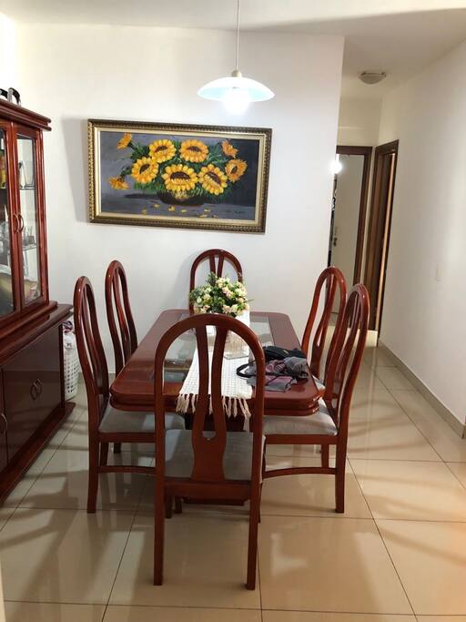 Sala de jantar para 6 pessoas