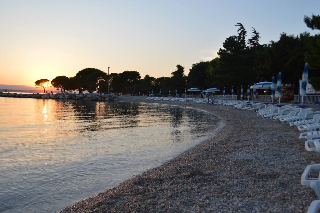 Beach, 100 meters away from the apartment