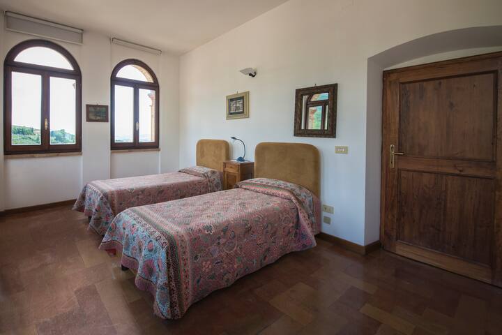 חדר פינטוריקיו ליחיד/כפול