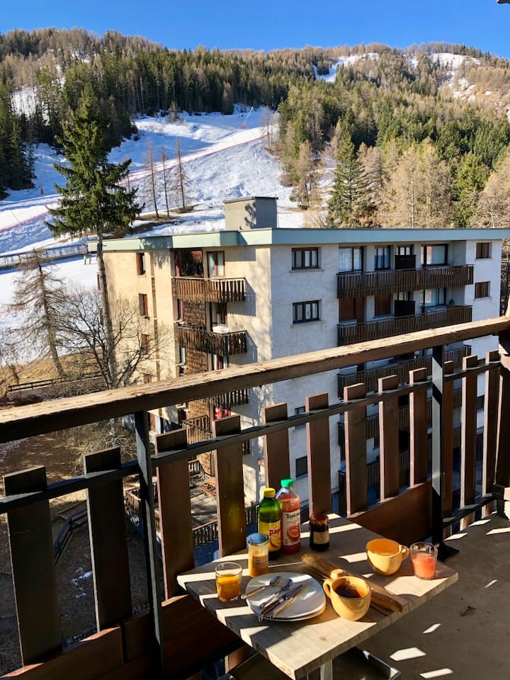 Appartement de charme face aux pistes Praloup 1600 - Appartements à ...