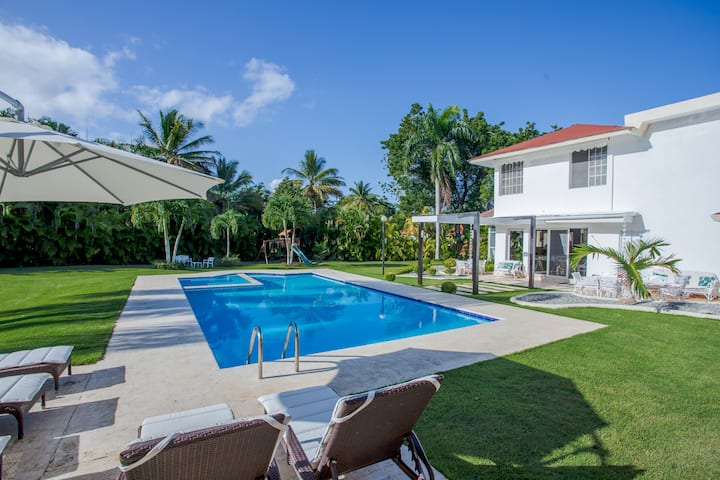 Villa Los Lagos, Spacious Family Priate Patio W/bbq And Close To Minitas Beach - La Romana