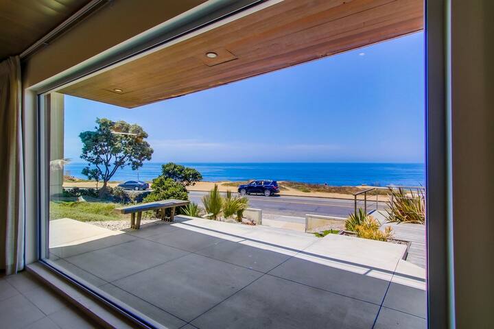 VILLA SUNSET MODERN – Spectacular Oceanfront Home gallery image 3