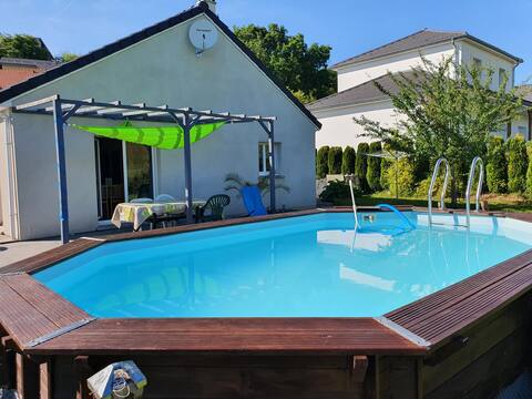 Independent villa with stove 13 pers Montfaucon