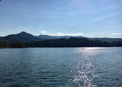 Lakefront Mountain Suite, No Cleaning Fee