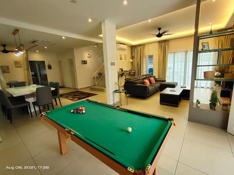 Peaceful 5 bedrooms villa @ Templer Saujana Rawang