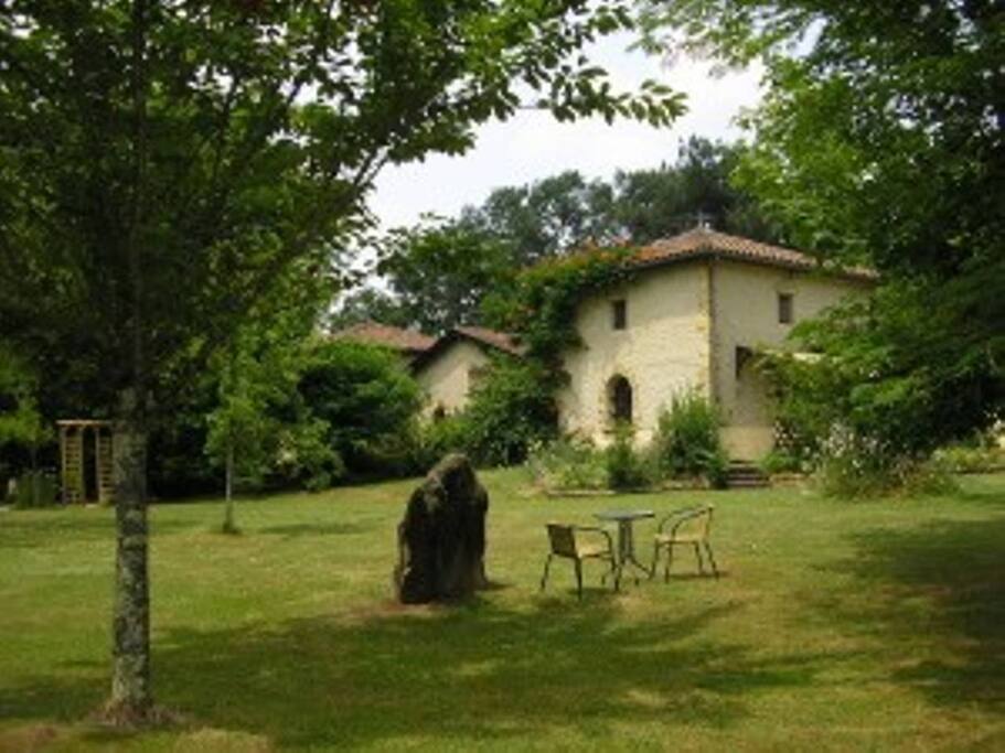 Le Petite Maison- Exterior