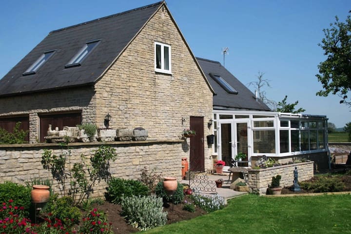 Avon Lodge Bed and Breakfast 2