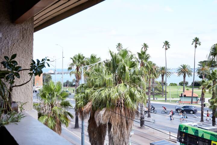 St Kilda Beachfront Penthouse gallery image 2