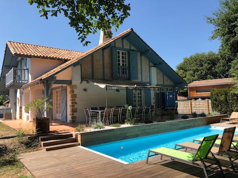 Beautiful and spacious house with heated pool