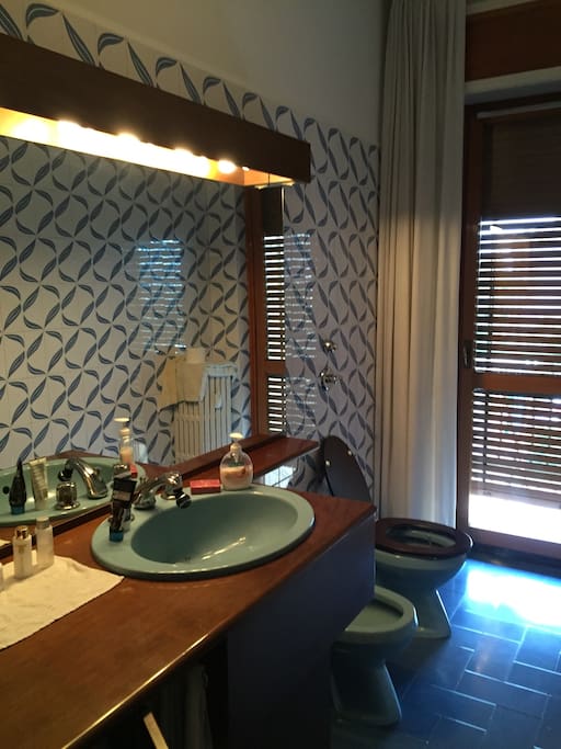 Bagno con doccia