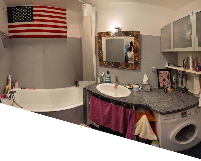 Salle de Bain
- shared bathroom