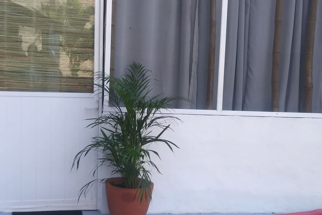 aquí se muestra la entrada principal a Casita Mar.