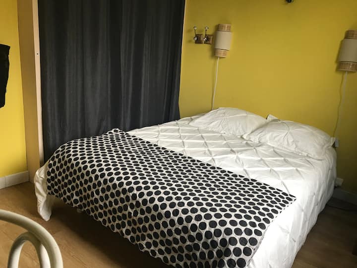 غرفة النوم 2