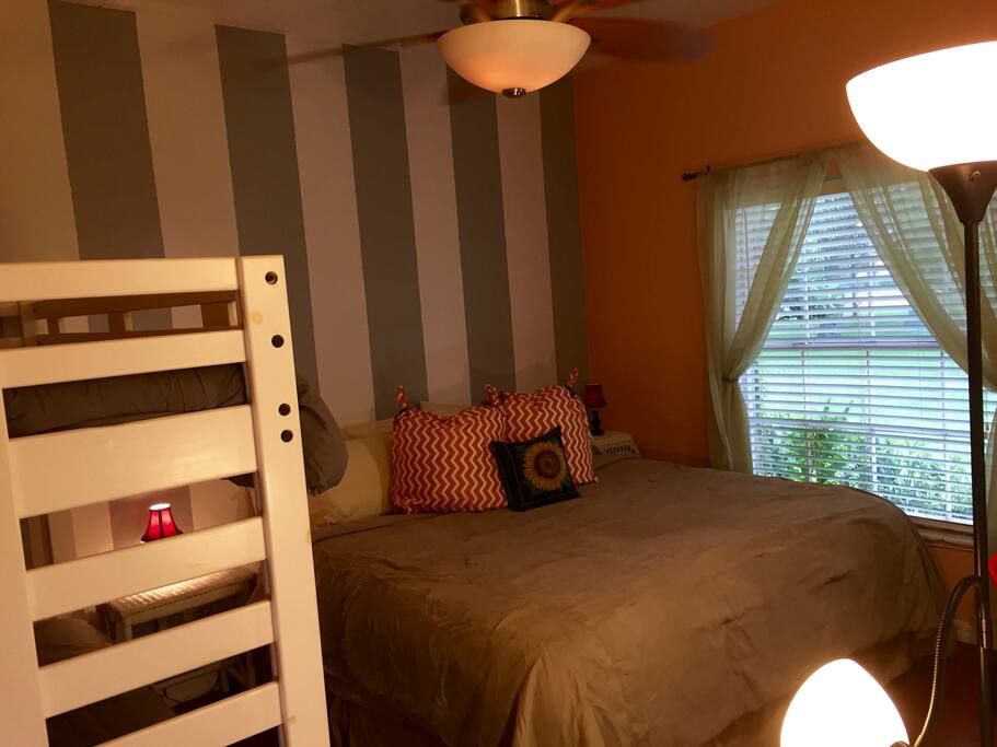 Room has 1 king bed
