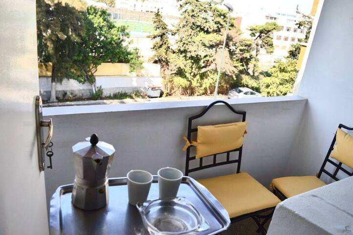 6 Tables Ideales Pour Les Petits Balcons Deconome