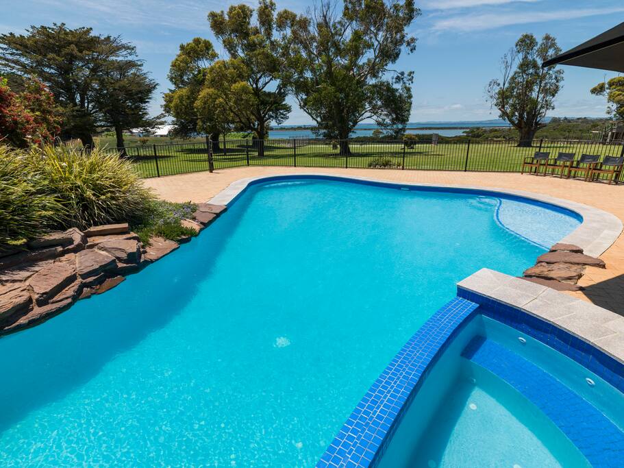 Spa & Pool