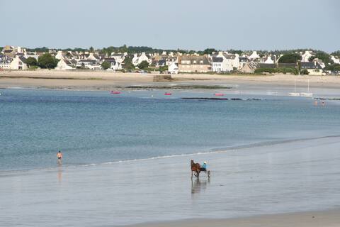 Popular Airbnb listing: Very bright apartment, 50 m from white sandy beach in Loctudy