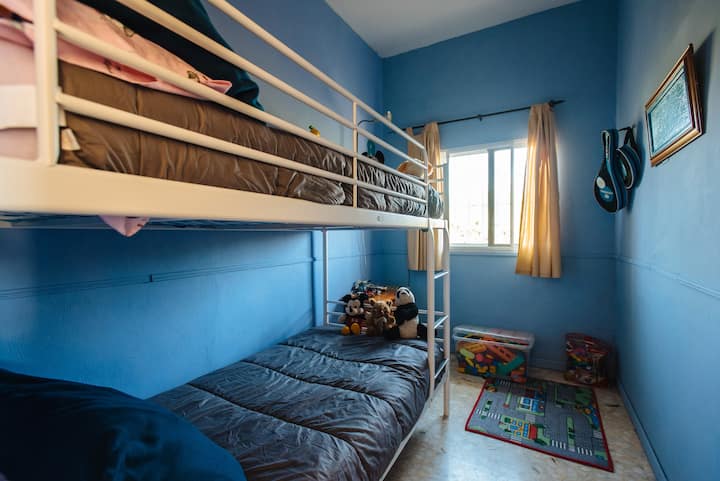 Dormitorio 3; con dos camas literas. Ideal para los más pequeños. Dispone de juegos para niños.