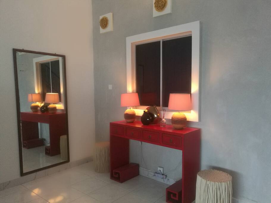 Living Console Table