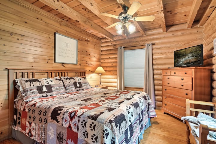 Chumba cha kulala #1. Kitanda aina ya King. Chini ya ghorofa. Televisheni mahiri.