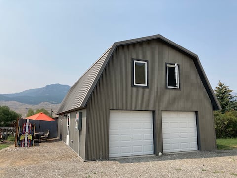 Yellowstone Basecamp: Minutes to North Entrance