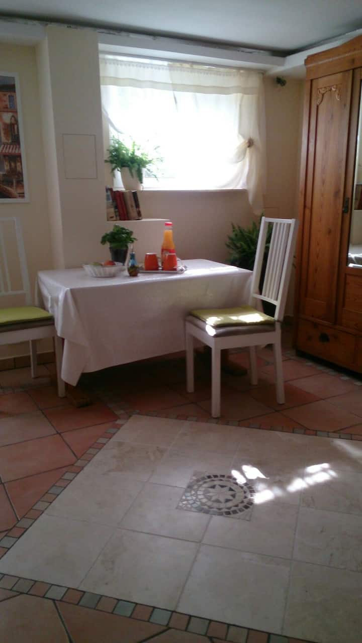 2x room with bathroom and cooking facilities