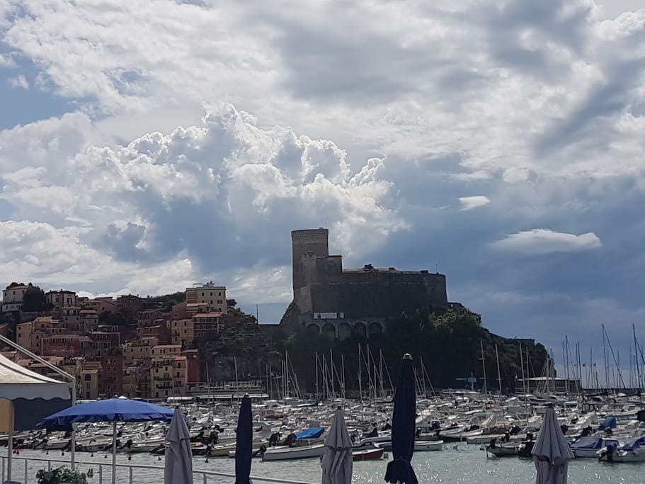 Lerici, il suo Castello, il suo paese, le sue barche