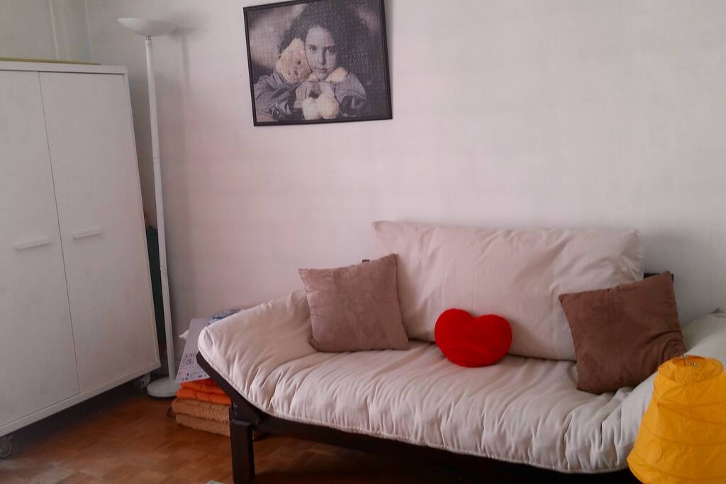 Le futon s'ouvre en lit