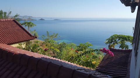 Villa V - Cosy hillside villa with stunning view